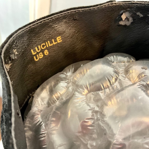 Black Scene Weaver Velvet Lucille Knee High Lace Up Boots Gold Chain Size 6 - Picture 11 of 16